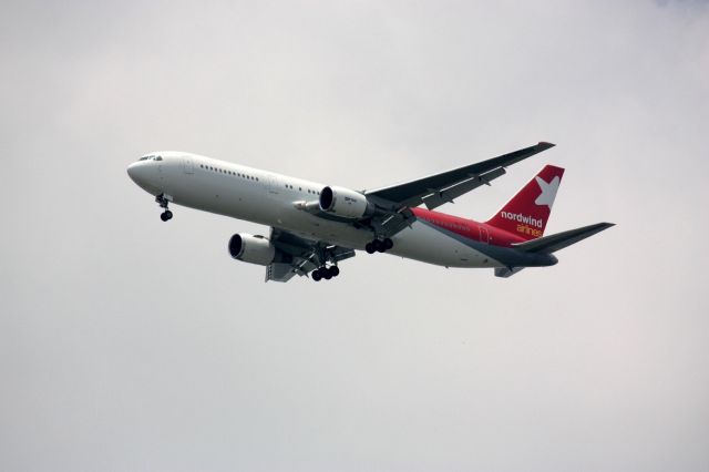 BOEING 767-300 (VQ-BPT)