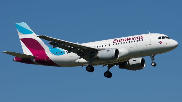 Airbus A319 (D-ABGK) - Leased from Air Berlin