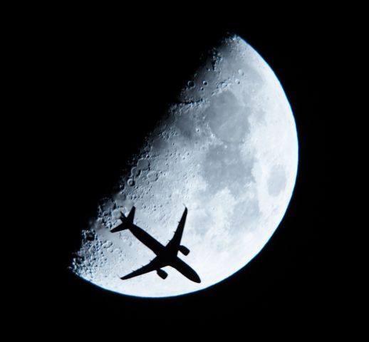 Airbus A320 (N907NK) - This is Spirit flight 267 an Airbus A-320 br /PHILADELPHIA, PA to LOS ANGELES, CA south of Cleveland Ohio at 36,025 ft. 394 mph passing the Waxing Gibbous Moon 56% illumination 8:12pm 03.10.22.