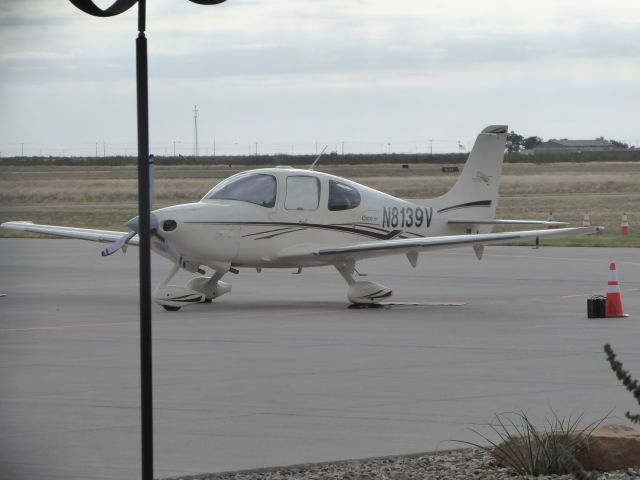 Cirrus SR-22 (N8139V)