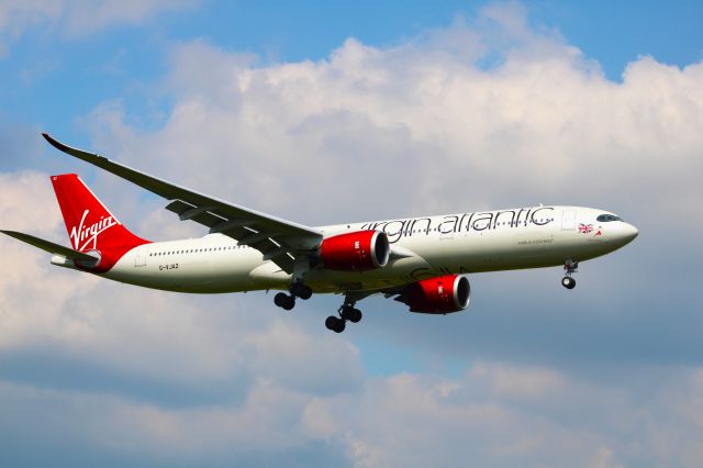 Airbus A330-900 (G-VJAZ)