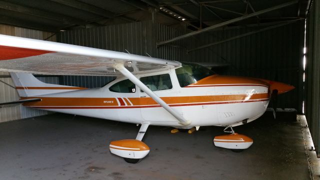 Cessna Skylane (N182WB)