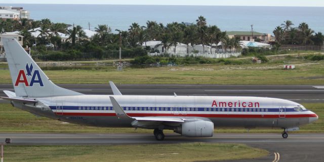 Boeing 737-800 (N947AN)