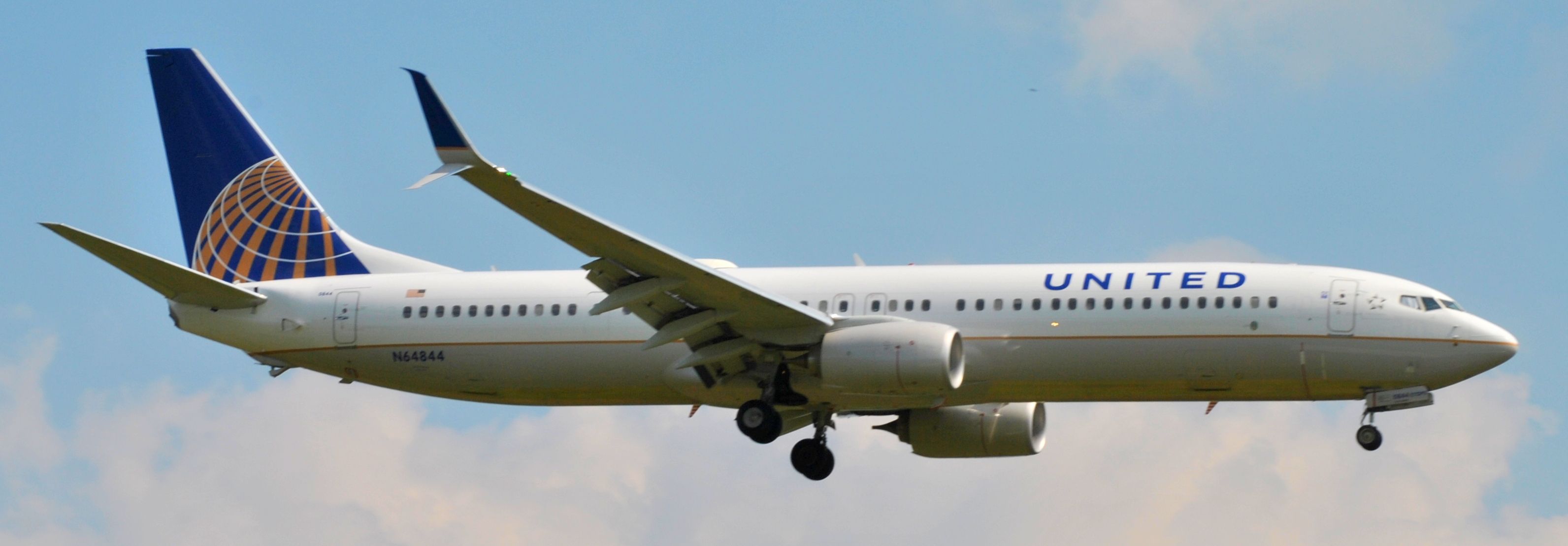 Boeing 737-900 (N64844)
