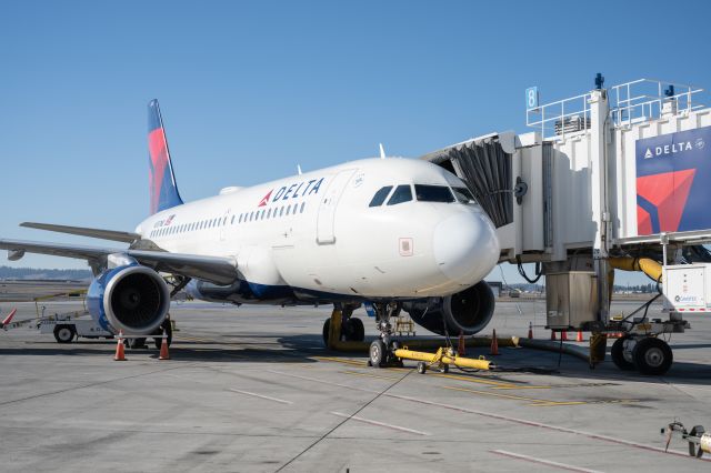 Airbus A319 (N337NB)