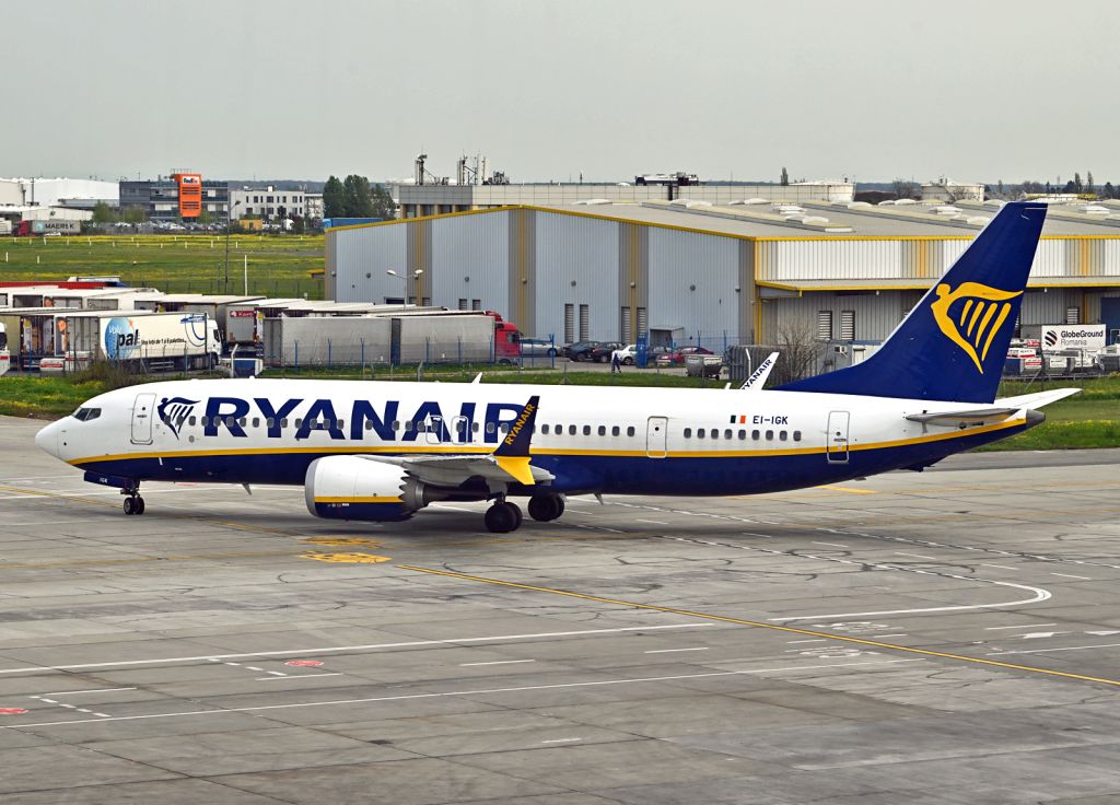 Boeing 737 MAX 8 (EI-IGK)