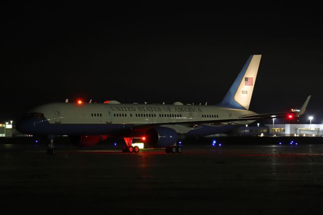 Boeing 757-200 (09-0016) - Ready to taxi on 10 Sep 2020.