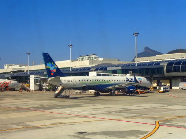 Embraer ERJ-190 (PR-AZE)
