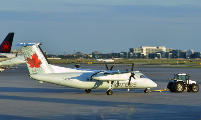 de Havilland Dash 8-100 (C-FGRC) - Air Canada Express De Havilland Canada DHC-8-102 Dash 8 C-FGRC in Toronto 