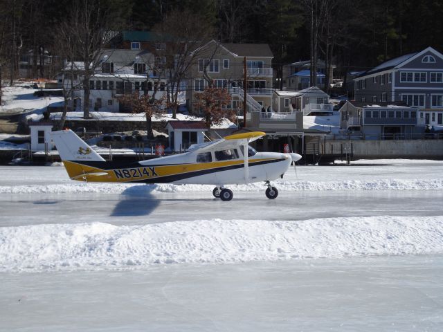 Cessna Skyhawk (N8214X) - ALTON BAY ICE RUNWAY