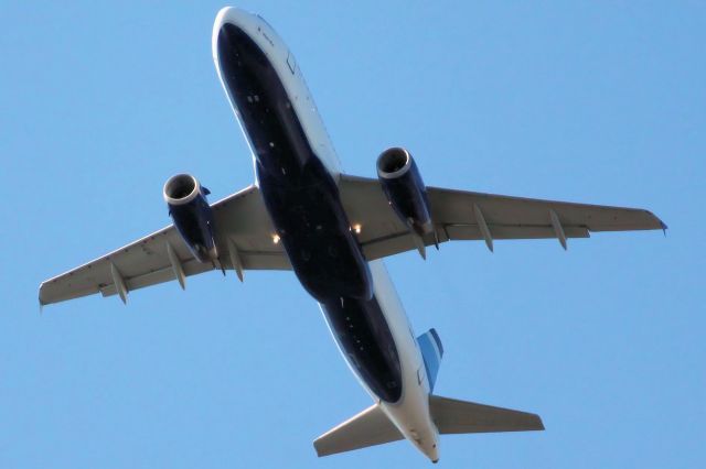 Airbus A320 (N633JB)