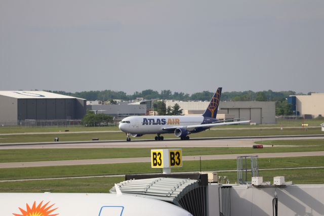 BOEING 767-300 (N662GT) - Title 42-related Atlas Air 767-300