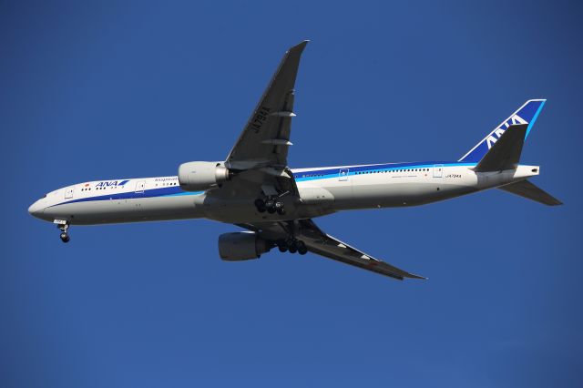 BOEING 777-300ER (JA794A)