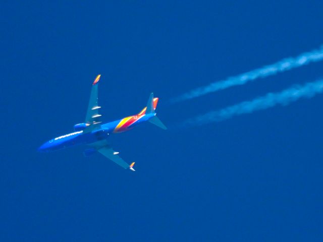 Boeing 737-800 (N8696E) - SWA1414br /OKC-STLbr /03/10/2025