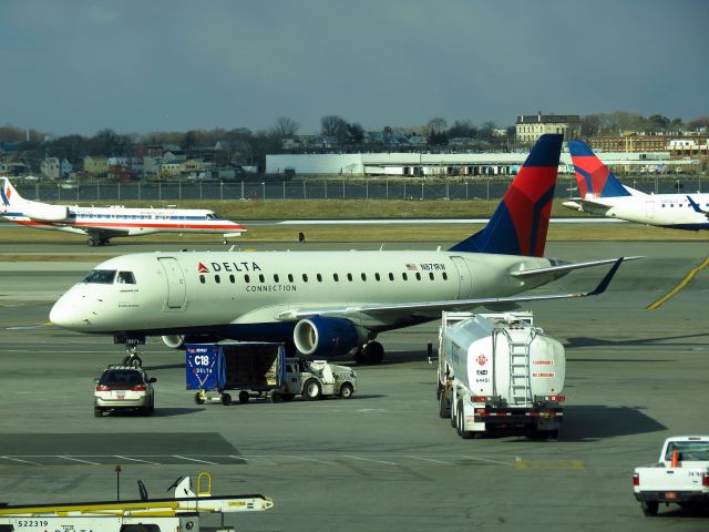 Embraer 170/175 (N871RW)