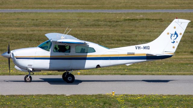 Cessna Centurion (VH-MIQ)