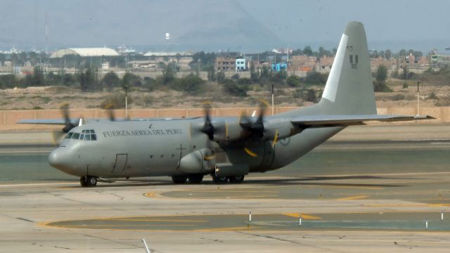 Lockheed C-130 Hercules (FAP382)