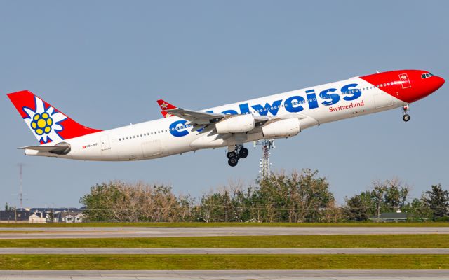 Airbus A340-300 (HB-JMF)
