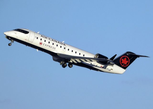 Canadair Regional Jet CRJ-200 (C-FIJA)