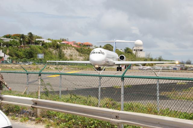 McDonnell Douglas MD-83 (P4-MDG)