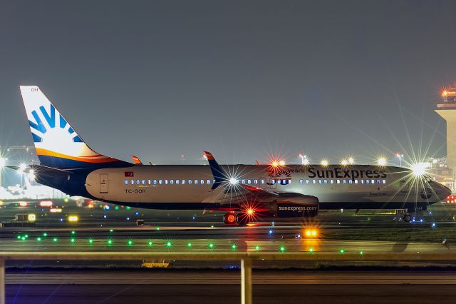 Boeing 737-800 (TC-SOH)