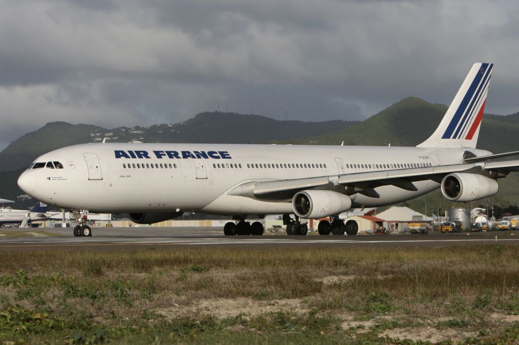 Airbus A340-300 (F-GLZN) - January 14, 2009 - leaving St. Maarten