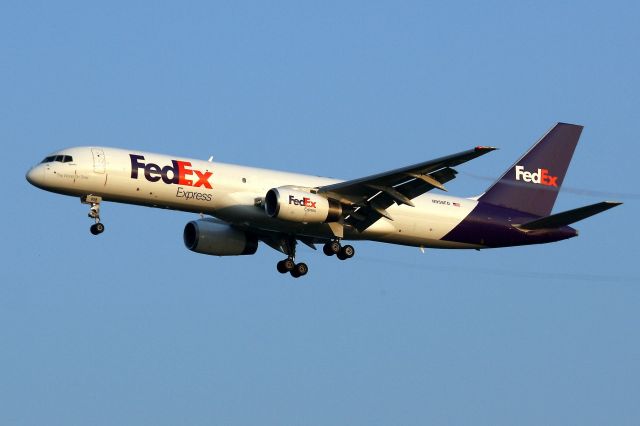 Boeing 757-200 (N958FD)