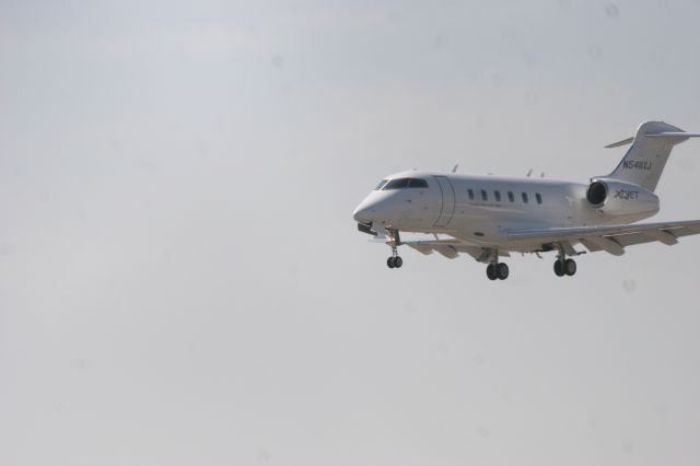 Bombardier Challenger 300 (N548XJ)