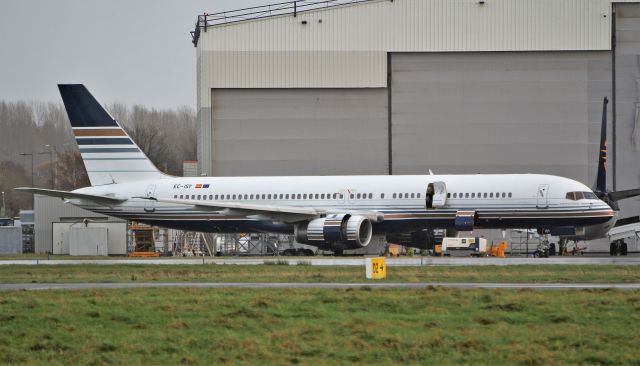 Boeing 757-200 (EC-ISY) - privilege style b757-256 ec-isy at shannon 6/11/19.