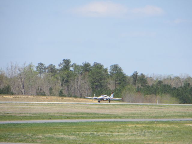 Piper PA-30 Twin Comanche (N8686Y)