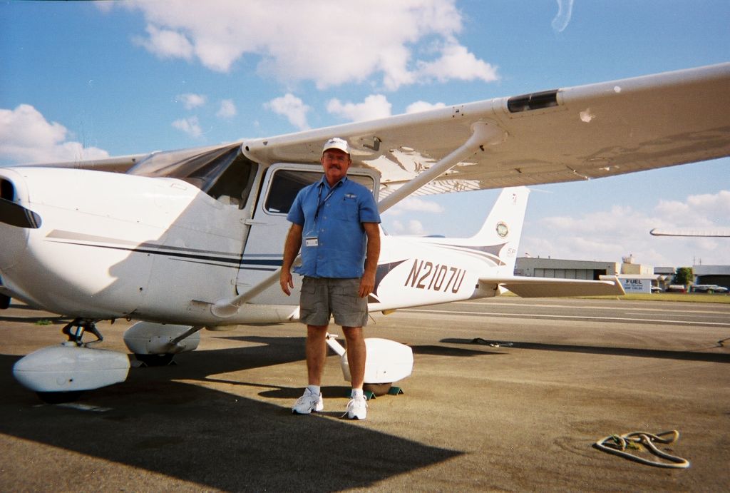 Cessna Skyhawk (N2107U)
