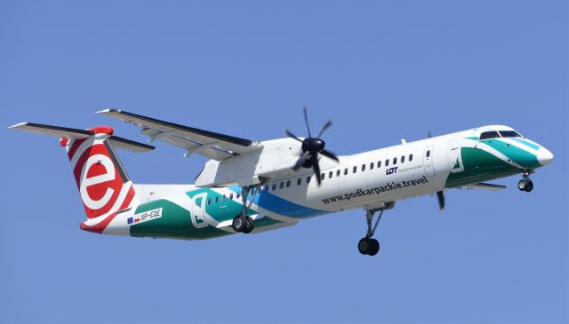 de Havilland Dash 8-400 (SP-EQE) - Photo taken on April 28, 2021.