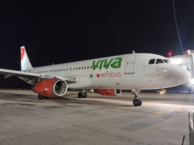 Airbus A320 (XA-VAJ)