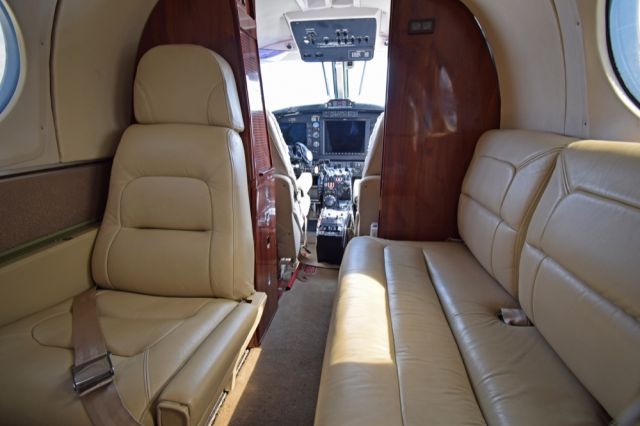 Beechcraft Super King Air 200 (VH-ZOS)