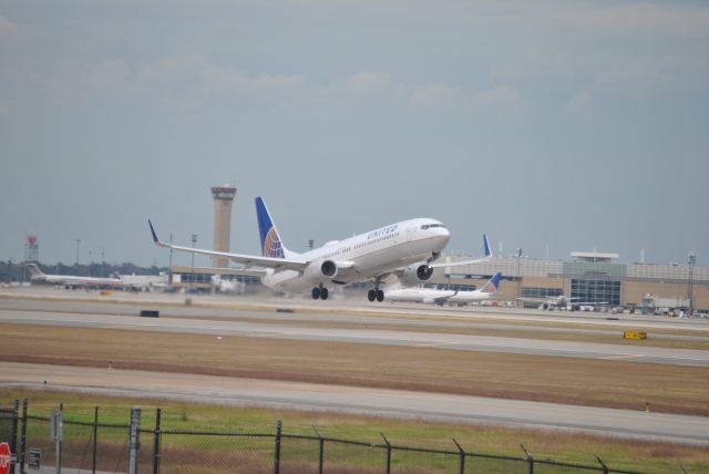 Boeing 737-900 (N69830)