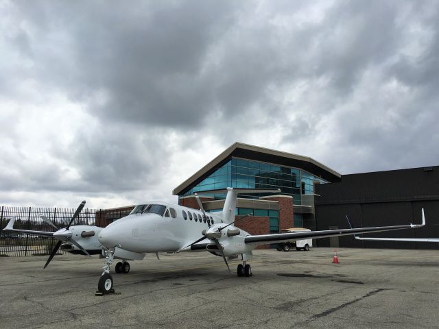 — — - 3/28/16 - Cessna/Beechcraft advertising its King Air 350i