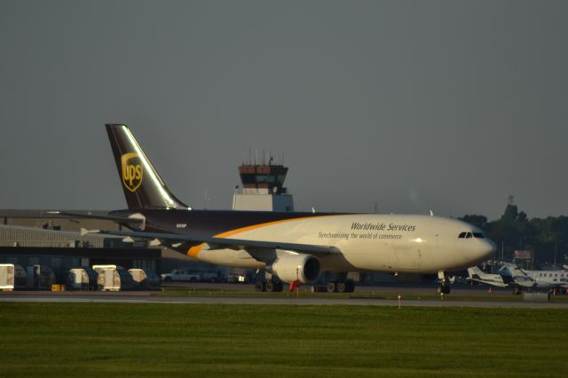 Airbus A300F4-600 (N131UP) - 6-9-2012