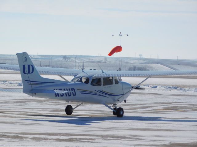 Cessna Skyhawk (N51UD) - A clear day in January meant a busy day for University of Dubuque Aviation students.  In this case, a nearly empty ramp was a very GOOD thing!!!