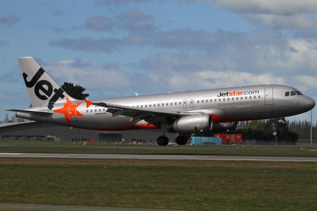 Airbus A320 (VH-VQR)