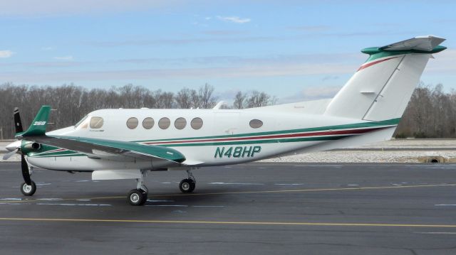 Beechcraft Super King Air 200 (N48HP)