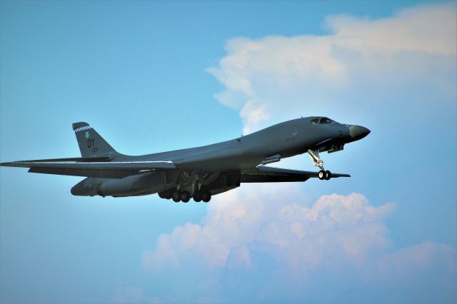 Rockwell Lancer (86-0126) - Late Monday afternoon Oshkosh departure for the B-1 Bone - back to Dyess AFB TX