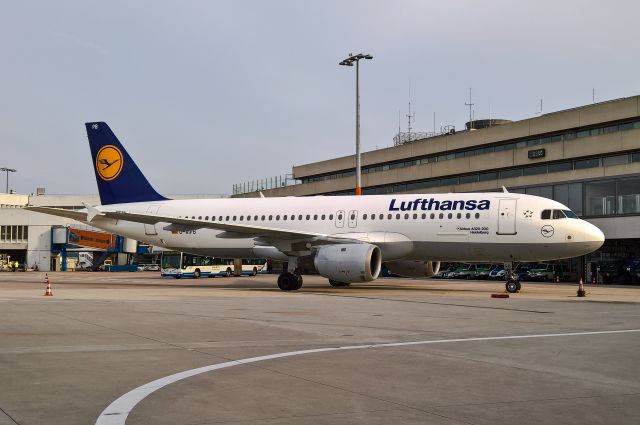 Airbus A320 (D-AIPB)