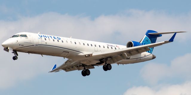 Canadair Regional Jet CRJ-700 (N538GJ) - GoJet Airlines (United Express) Canadair Regional Jet CRJ-550 arriving from Detroit Wayne County landing on runway 29 at Newark on 7/28/21.