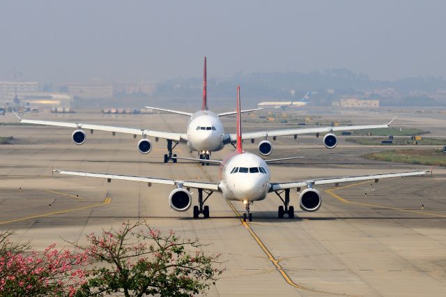 Airbus A340-300 (5R-EAA)