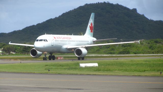 Airbus A321 (C-FGKH)