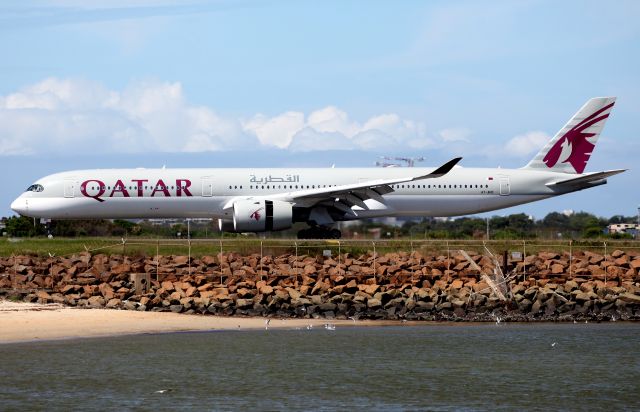 Airbus A350-1000 (A7-AND) - Arriving on Rwy 34L