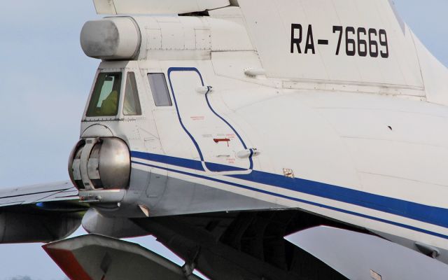 Ilyushin Il-76 (RA-76669) - il-76 ra-76669 at shannon 23/9/15.