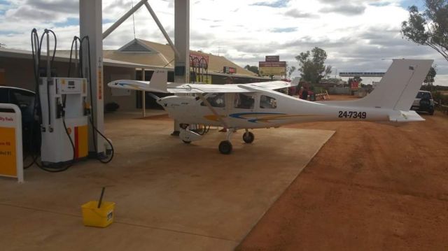 JABIRU Jabiru J450 (24-7349) - Filling up at the Billabong road house.