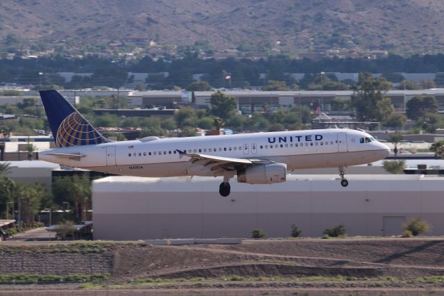 Airbus A320 (N411UA)