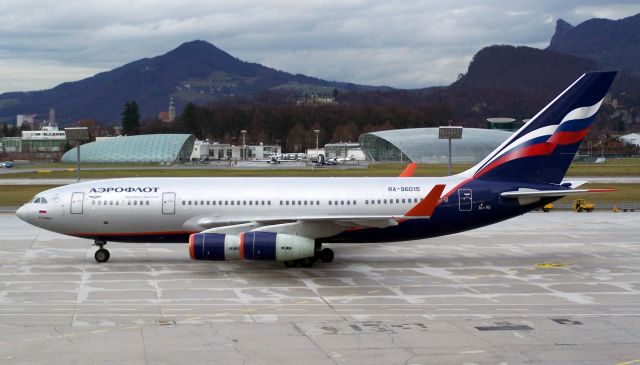 Ilyushin Il-96 (RA-96015) - Gäste